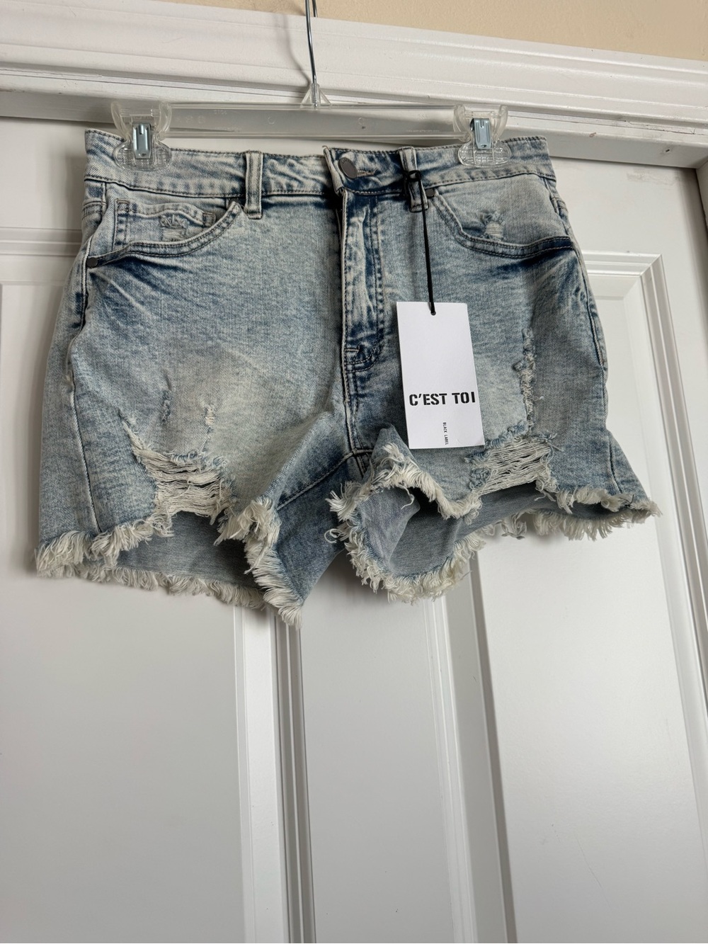 New C’EST TOI Medium Light Acid Wash Mid Rise Distressed Jean Shorts CTB619S